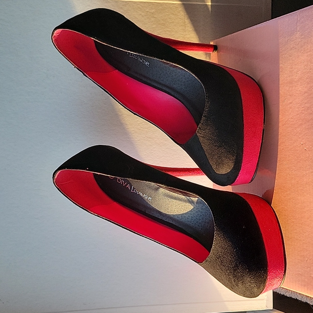 Shoes - Picture 2 of 5